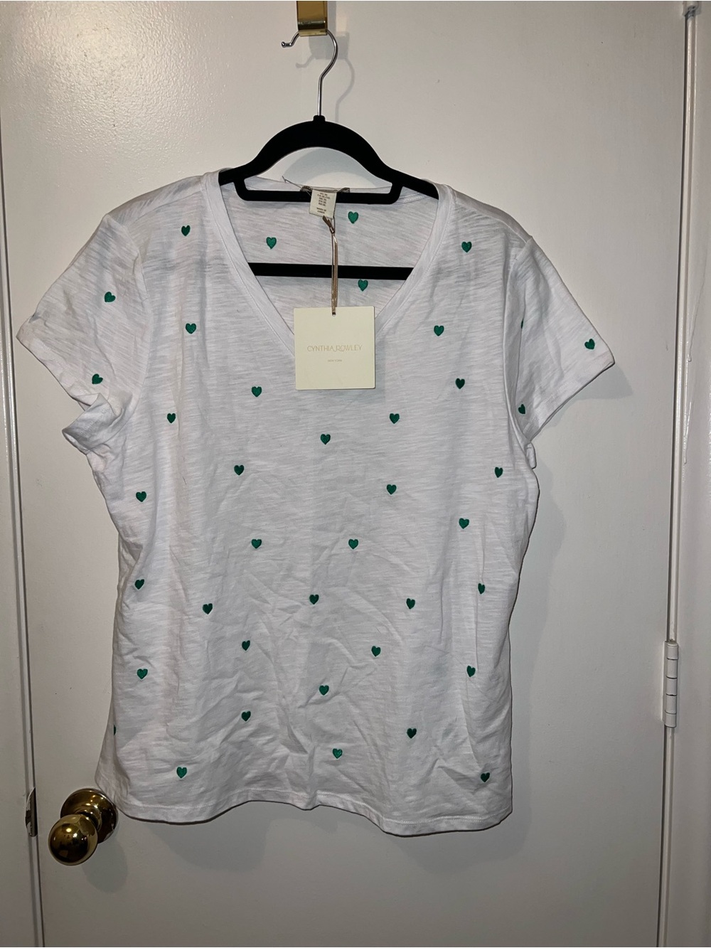 Cynthia Rowley White V-Neck Tee with Green Heart Motif